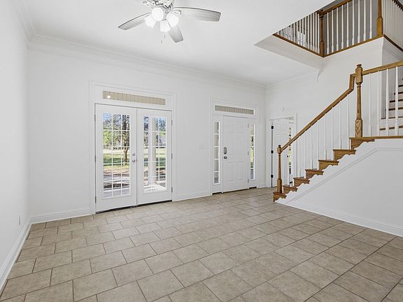 3rd image of 844 Theriot Rd