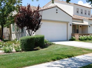 28049 River Trail Ln, Santa Clarita, CA 91354