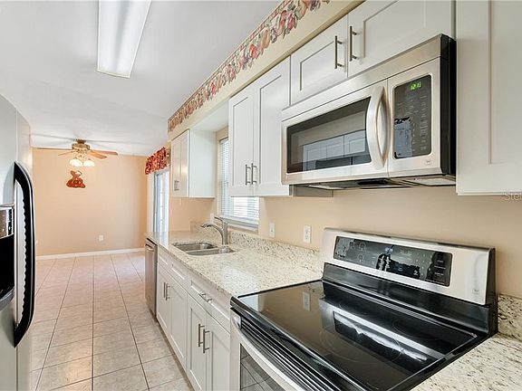 4th image of 380 Kingsley Dr