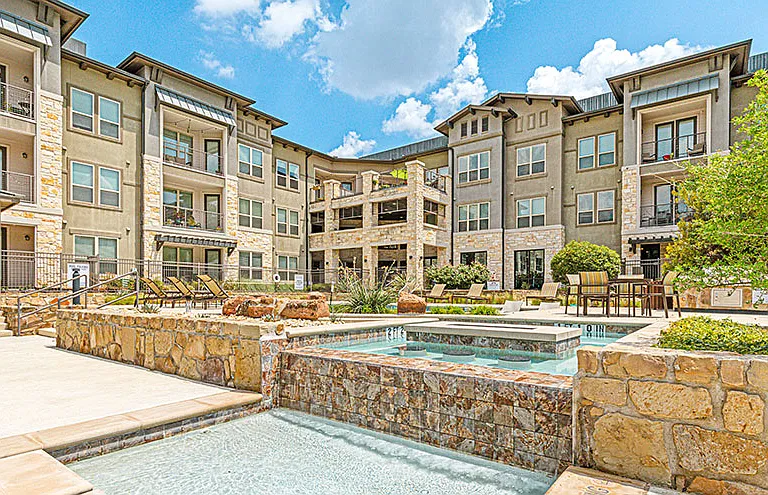 Hickory Creek Ranch Apartments — Photo 43