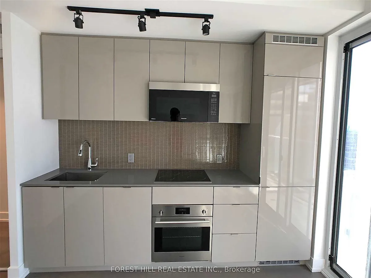 Building Photo - 7 Grenville St #3702