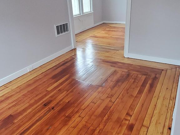 3rd image of 8 John St Floor 1