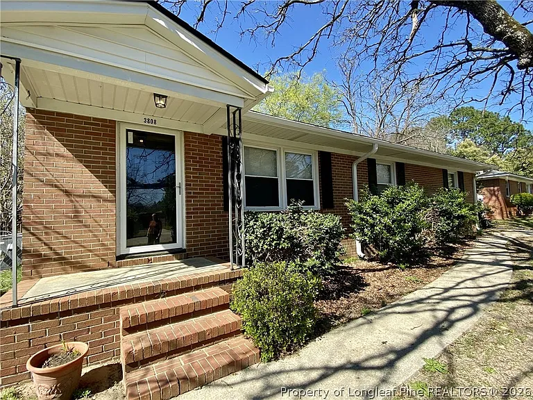 Hartwell Ct — Photo 2