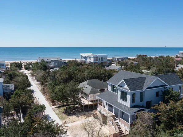 44 Island Walk, Lonelyville, NY 11706