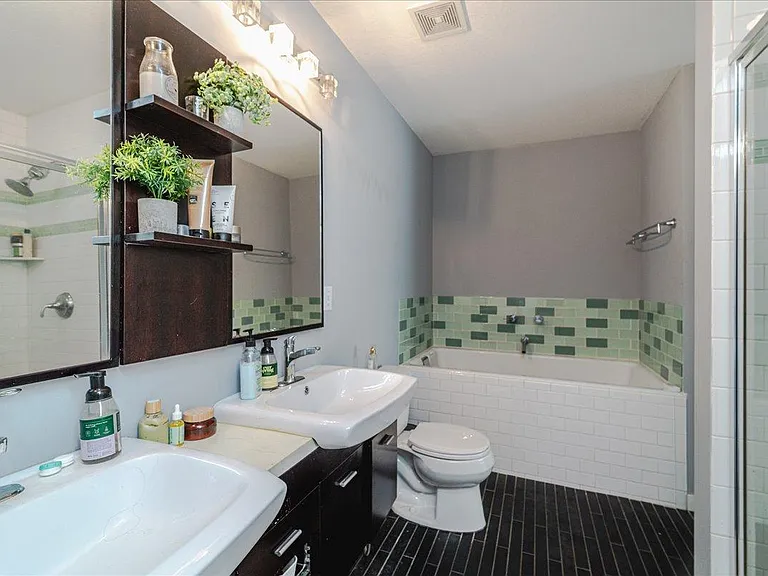1440 Marshall St NE — Photo 12