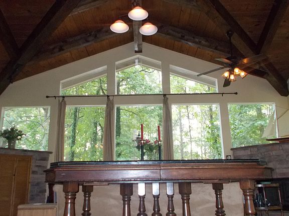 Hearthroom windows/ceiling
