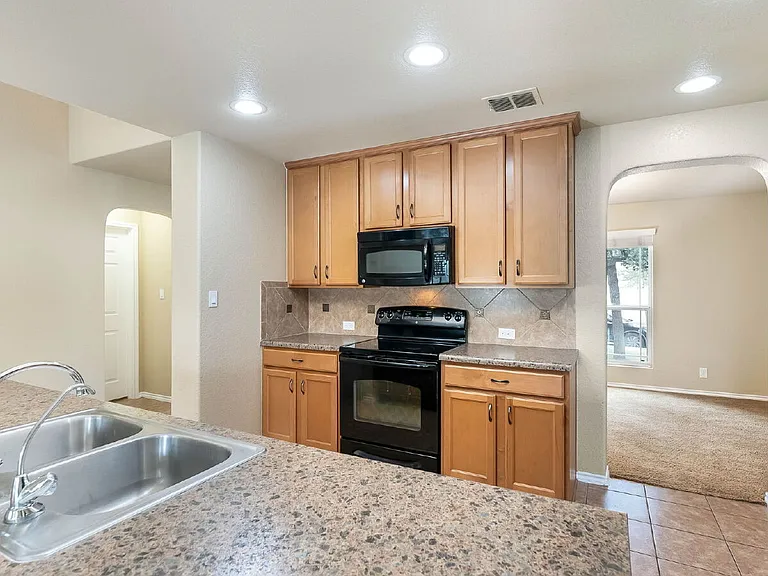 7538 Elegante Way — Photo 5