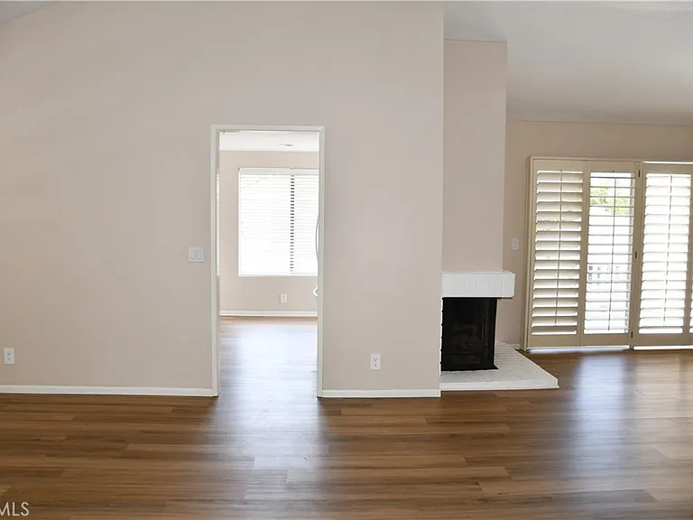 2337 E Skyline Dr — Photo 5