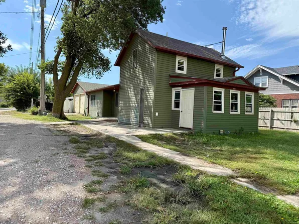 221 E 2nd St, Minden, NE 68959