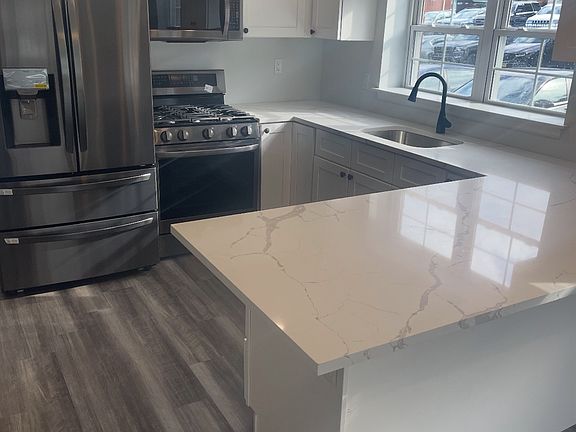 2nd image of 529 Bloomfield Ave APT 3