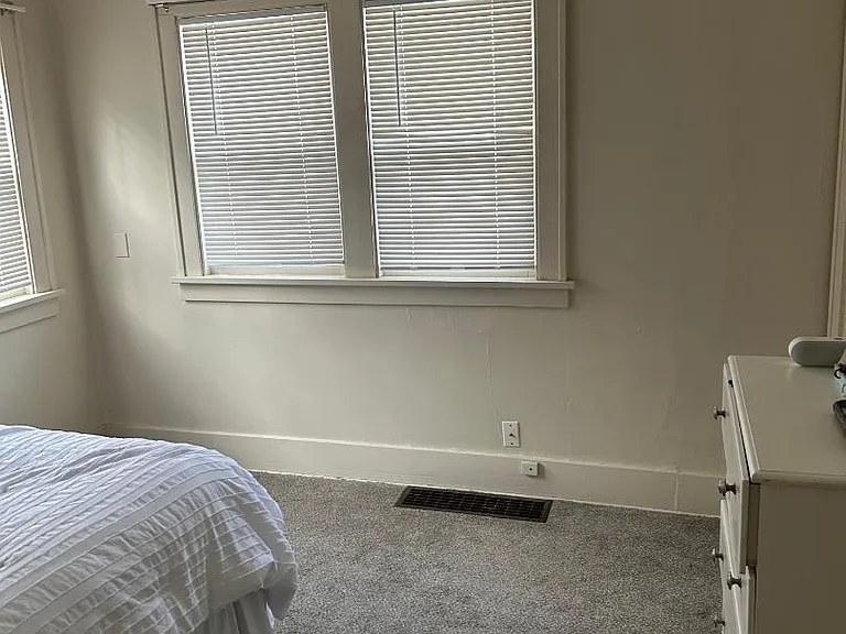 219 College Ave NE — Photo 6