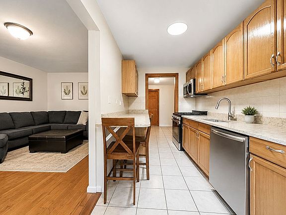 4th image of 19-48 80th St Floor 1