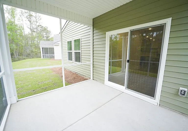 128 Kingswood Cir — Photo 36