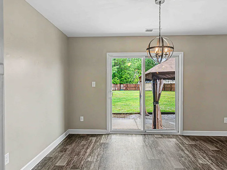 186 Peytons Ridge Dr — Photo 11