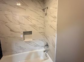 2 bed, 1.0 bath, 1015 sqft, $1,095