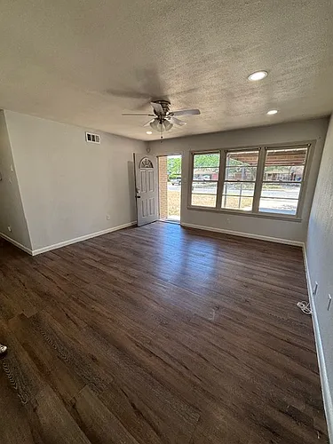 2822 63rd St Photo 1