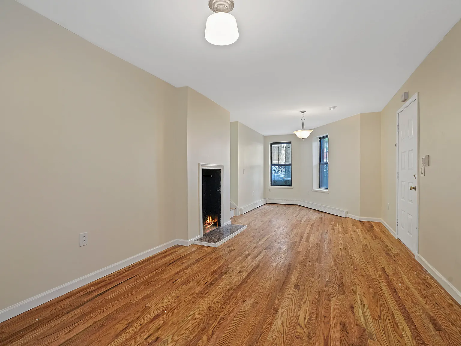 16 Russell Street — Photo 4