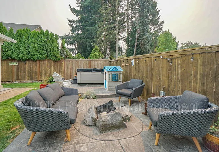1204 NE 89th Ave — Photo 37