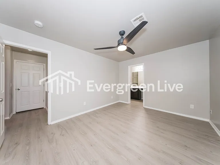 9601 Evie Dr — Photo 9