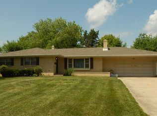 919 Kingsway Ave, Rockford, IL 61108