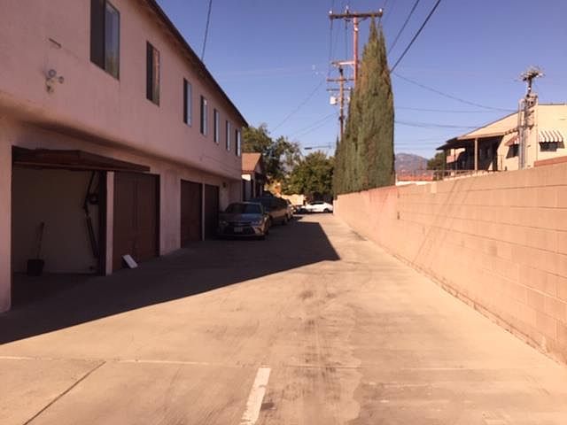 1st image of 640 Dewey Ave