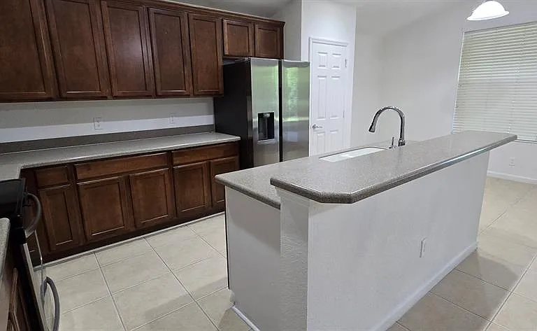 4170 SW 47th Ct — Photo 6