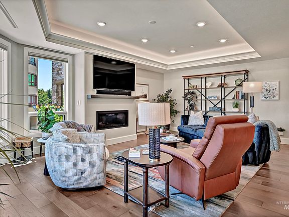 3rd image of 3075 W Crescent Rim Dr #206