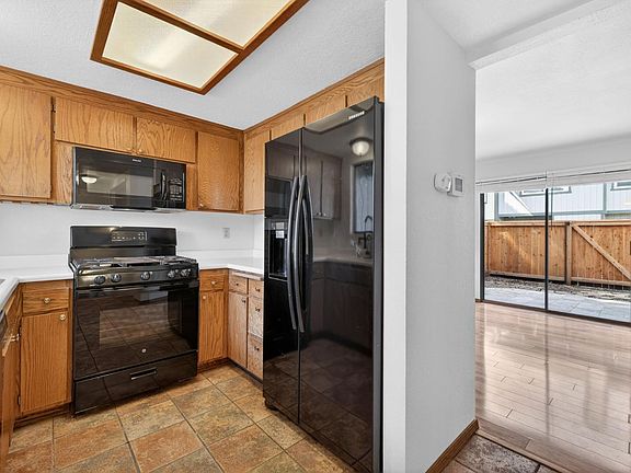 3rd image of 303 Occidental Circle