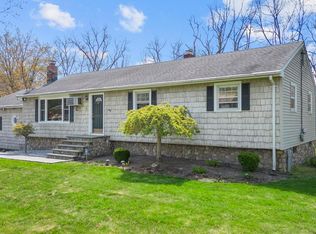 30 Manor Dr, Trumbull, CT 06611