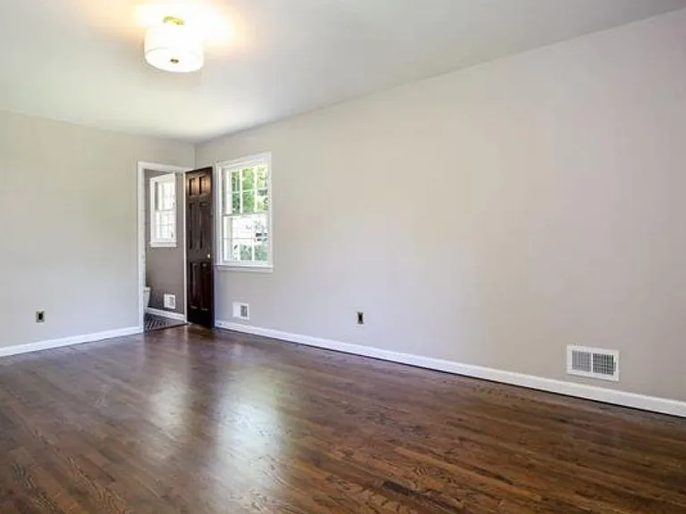 14 Greenacres Ave — Photo 16