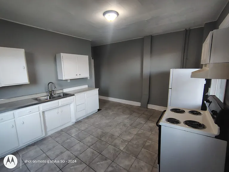 206 Fairground Ave — Photo 2