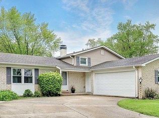 7604 Knottingham Ln, Downers Grove, IL 60516