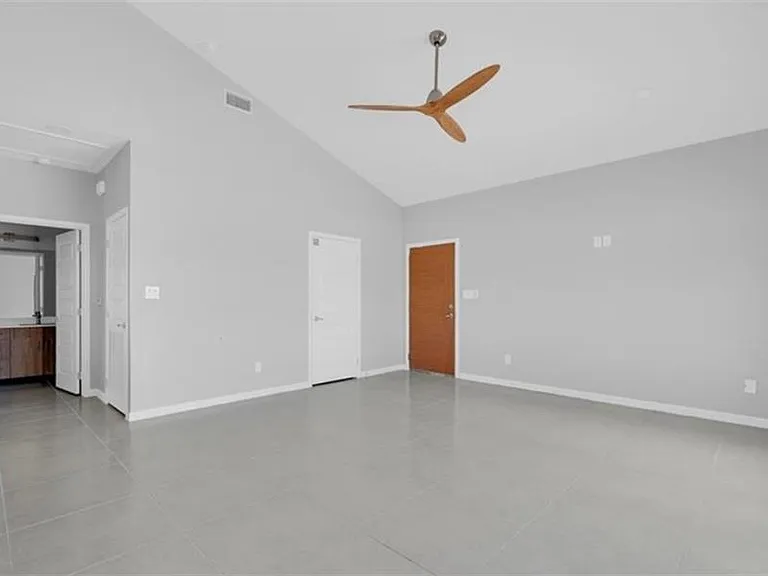 408 Sparrow Rd #4 — Photo 4