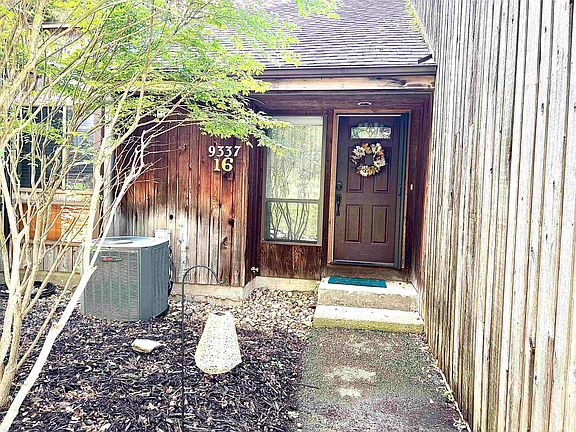 2nd image of 9337 S Pointe Lasalles Dr #16