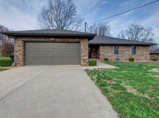 3245 N Weller Ave, Springfield, MO 65803