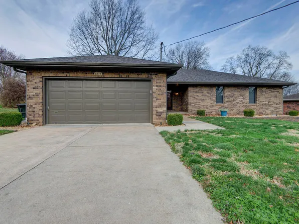3245 N Weller Avenue, Springfield, MO 65803