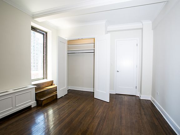 5th image of 210 W 70th St APT 1008