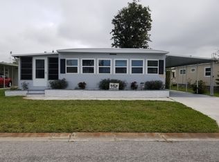 8423 Old Salem Dr, Sarasota, FL 34238