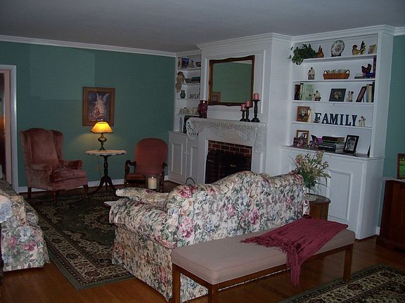2nd image of 812 Gardner St