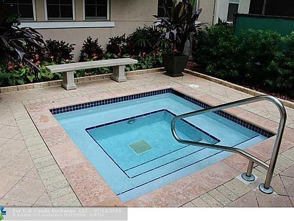 Sole Hot Tub