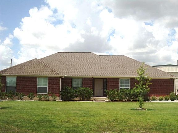 Large Ranch style home welcome you home