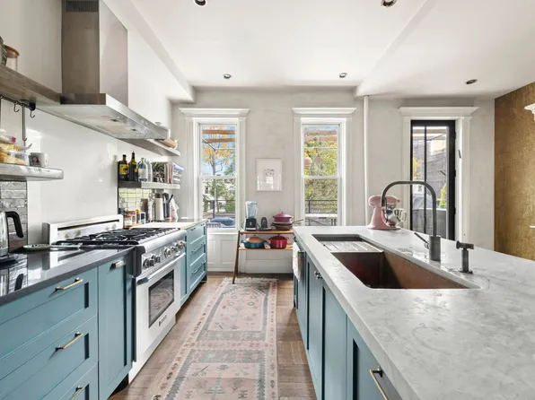 1271 Park Place image 1 of 15