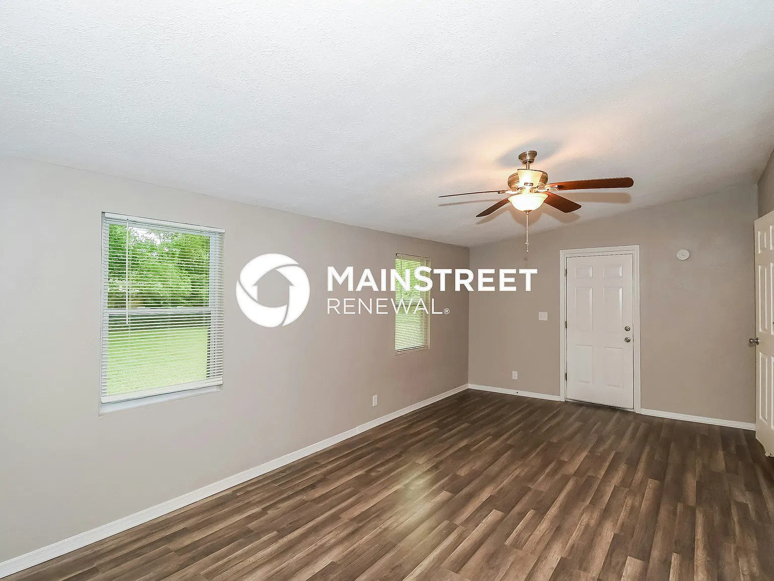 6533 Burgundy Rd S — Photo 2