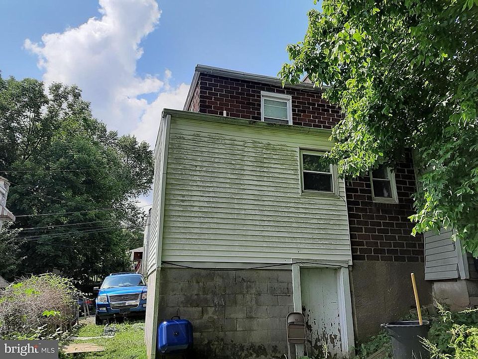 2nd image of 44 Wood St