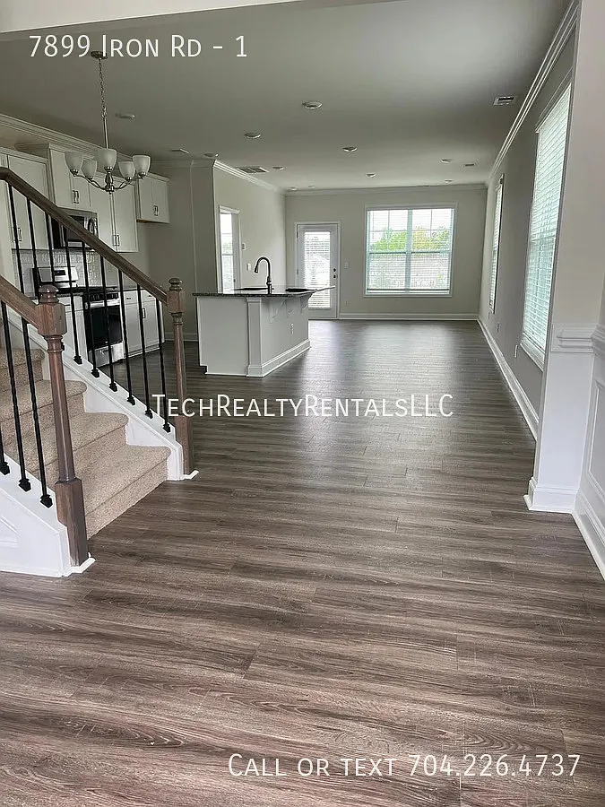 4 bed, 2.5 bath, 2350 sqft, $2,250 — Photo 4
