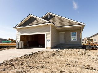 8934 Linden Dr, West Des Moines, IA 50266
