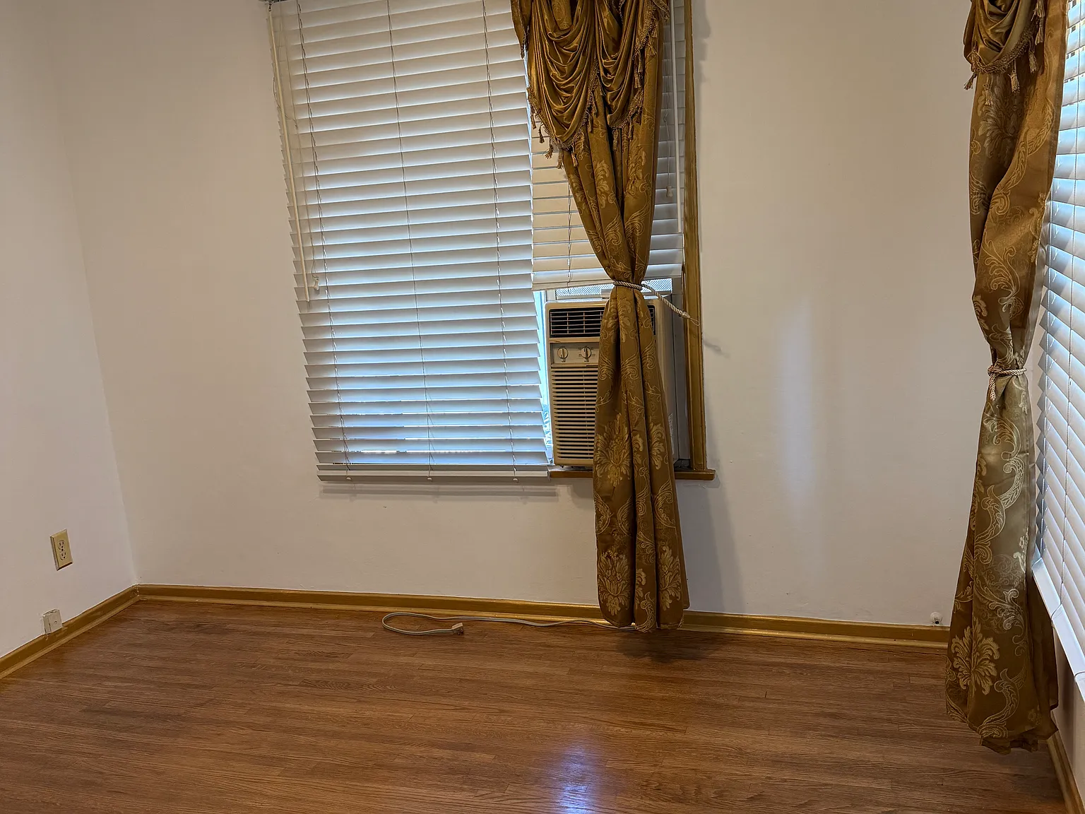 3 bed, 1206 sqft, $3,800 — Photo 3