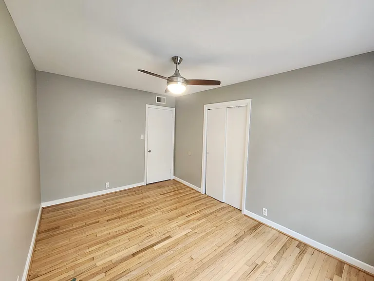 4220 40th Ct N — Photo 5