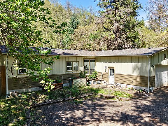 3rd image of 52 Dodes Creek Rd
