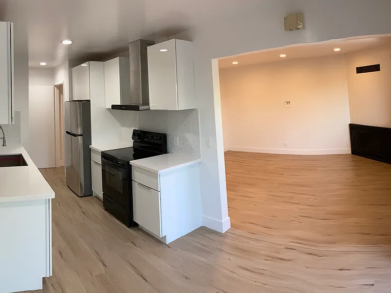 3375 Payne Ave — Photo 9